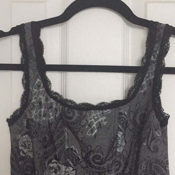 NWOT WHBM Gray and Black Fitted Top - Picture 2 of 5